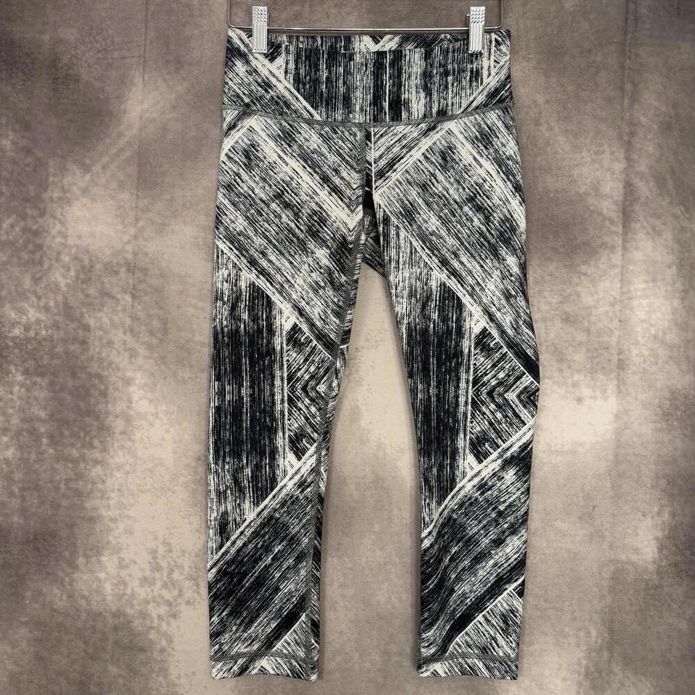 Lululemon Wunder Under Pant Iced Wave White Black Women Size 4 Cropped